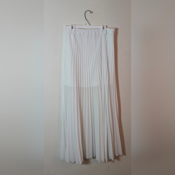 Hey Babe White Pleated Midi Summer Skirt Elastic Waist Chiffon New Size Small - Picture 2 of 4